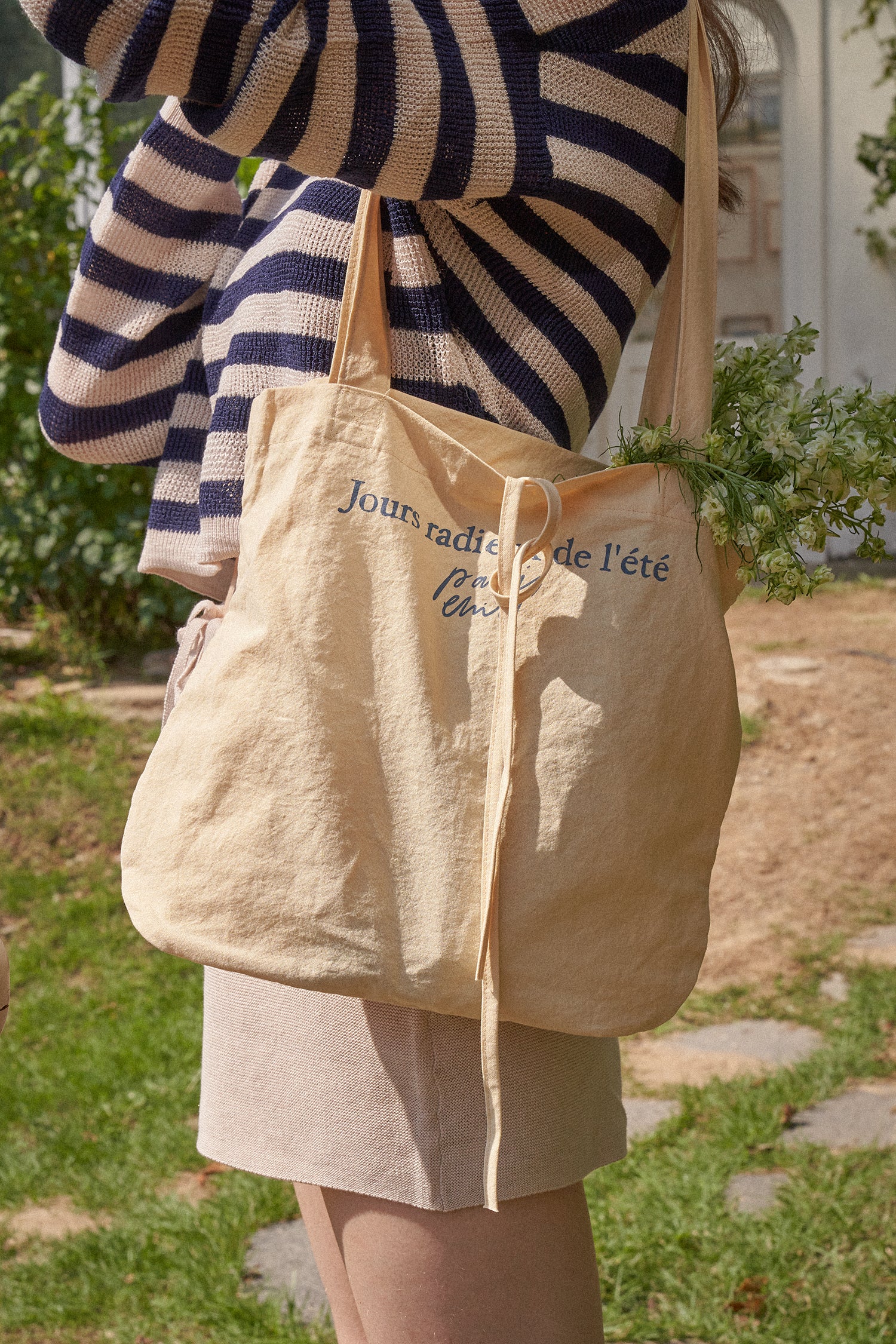 La Magie Shoulder Bag (Vanilla)